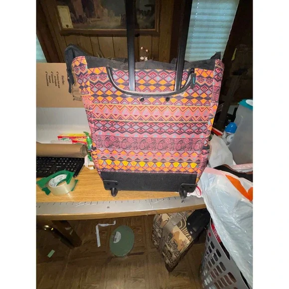 Traveland Carry on Geometric Print Travel Bag /School Bookbag - Picture 9 of 16